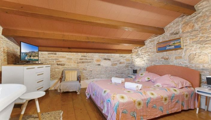 Image No.22-3 Bed Property for sale
