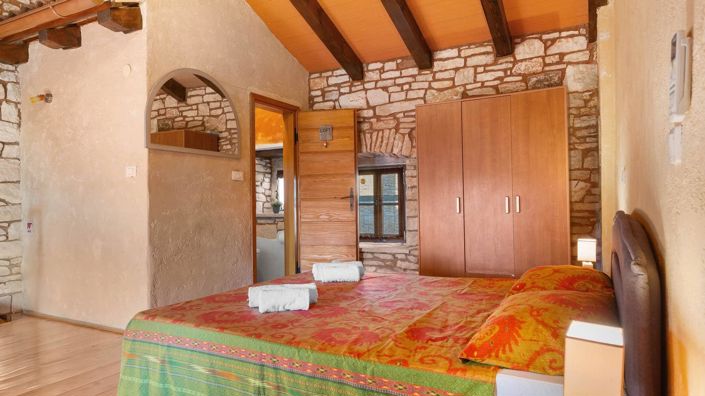 Image No.24-3 Bed Property for sale