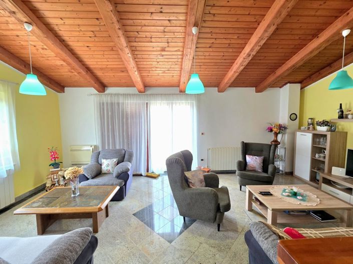 Image No.9-Propriété de 5 chambres à vendre à Galižana