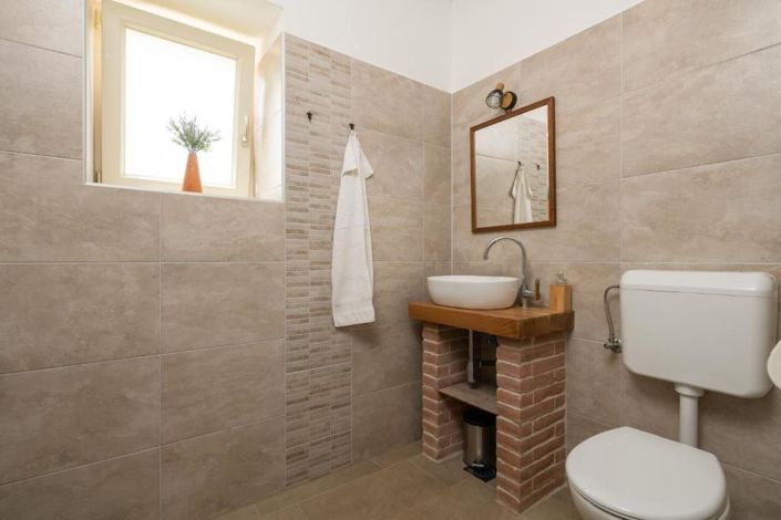 Image No.13-4 Bed Property for sale