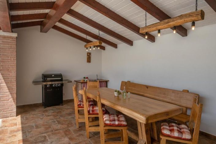 Image No.20-4 Bed Property for sale