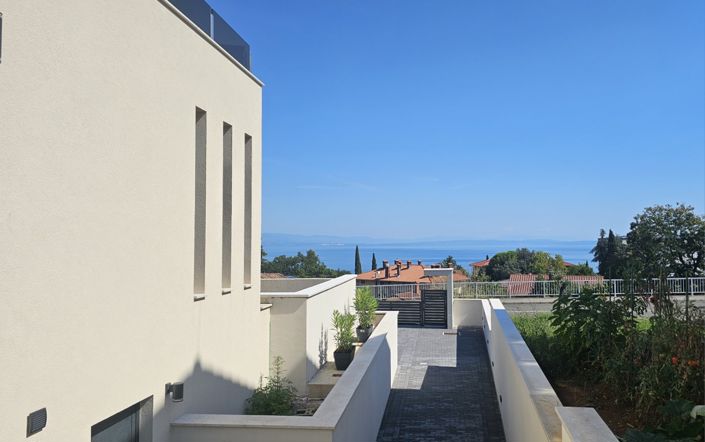 Image No.5-Propriété de 5 chambres à vendre à Lovran