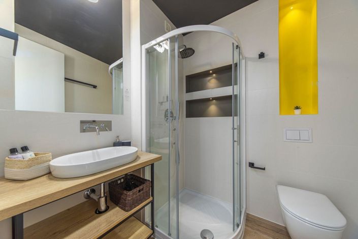 Image No.25-4 Bed Property for sale