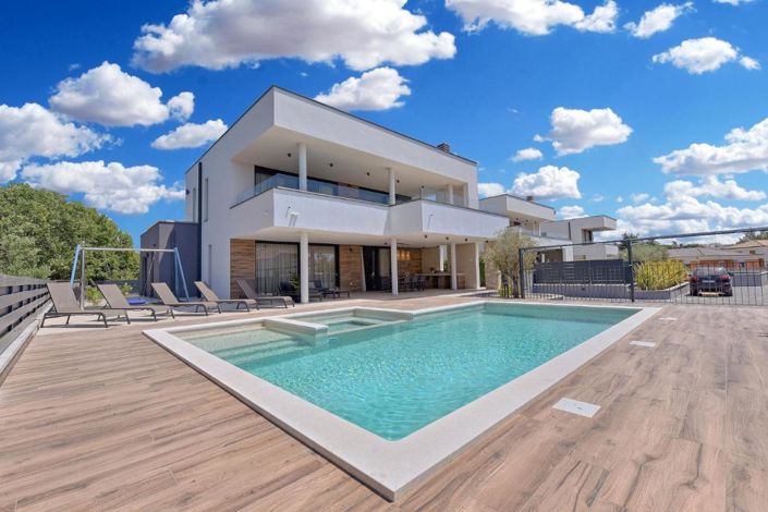 Image No.5-4 Bed Property for sale