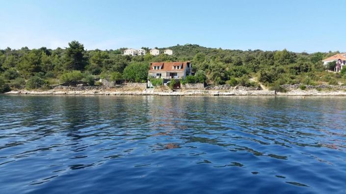Image No.10-6 Bed Property for sale