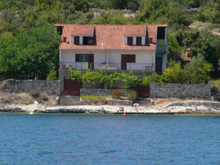 Image No.18-6 Bed Property for sale