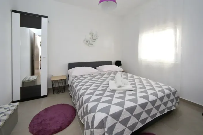 Image No.8-10 Bed Property for sale