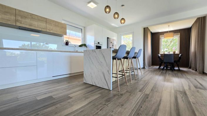Image No.3-4 Bed Property for sale