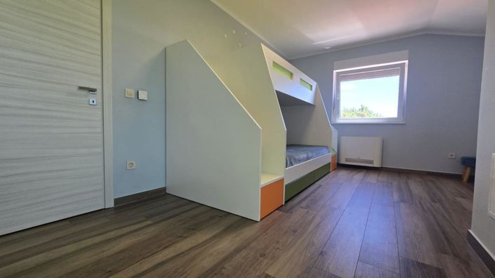 Image No.6-4 Bed Property for sale