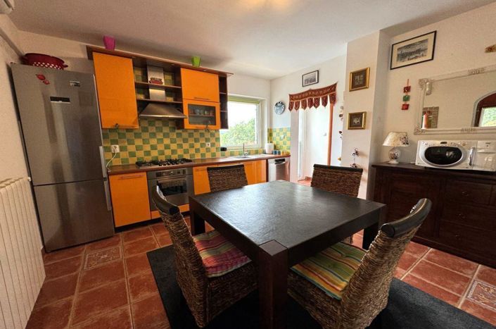 Image No.18-3 Bed Property for sale