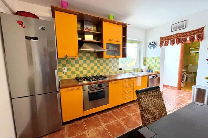 Image No.19-3 Bed Property for sale