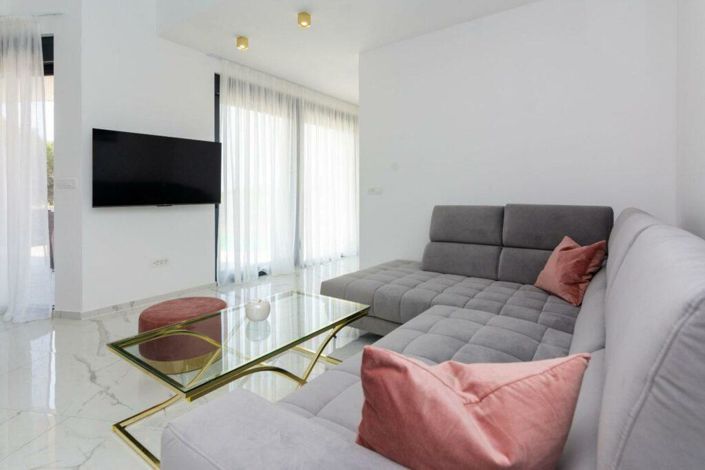 Image No.21-4 Bed Property for sale