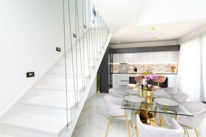 Image No.7-4 Bed Property for sale