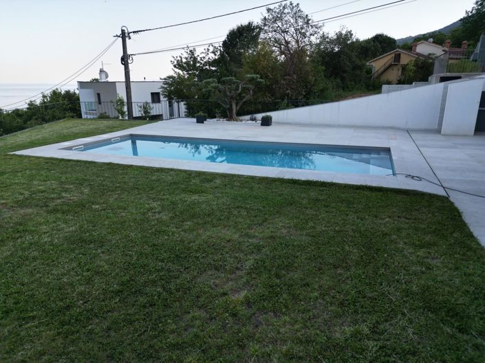 Image No.10-5 Bed Property for sale