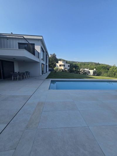 Image No.22-5 Bed Property for sale