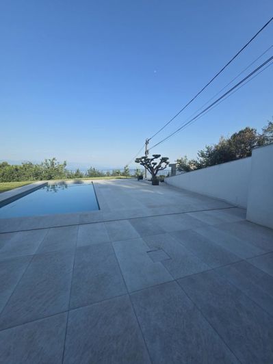 Image No.24-5 Bed Property for sale