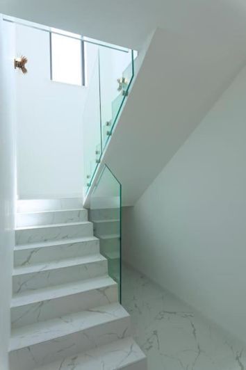 Image No.17-3 Bed Property for sale