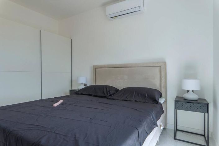 Image No.20-3 Bed Property for sale