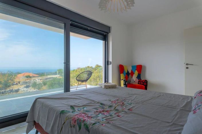 Image No.22-3 Bed Property for sale