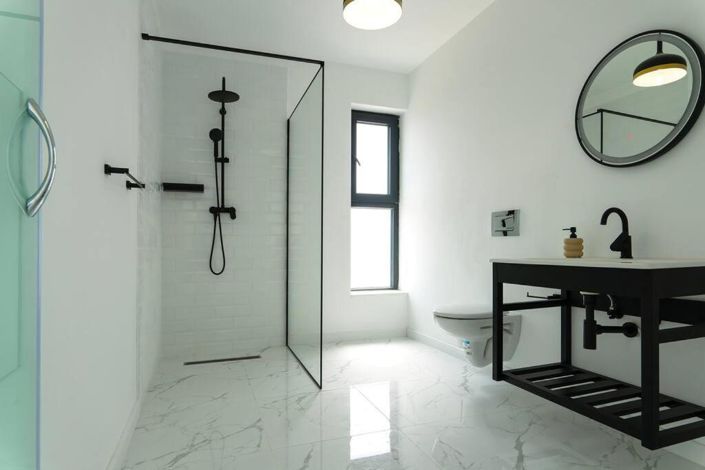 Image No.23-3 Bed Property for sale