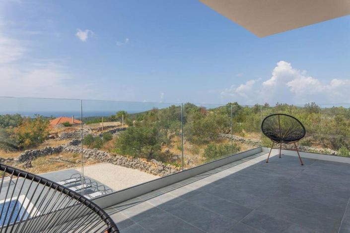 Image No.5-3 Bed Property for sale
