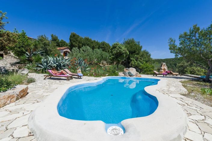 Image No.8-4 Bed Property for sale