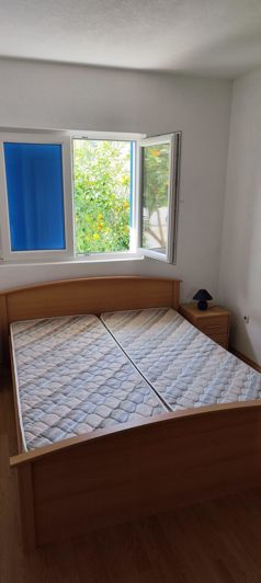 Image No.13-12 Bed Property for sale