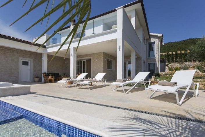 Image No.3-Propriété de 4 chambres à vendre à Rabac