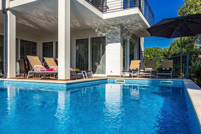 Image No.4-6 Bed Property for sale
