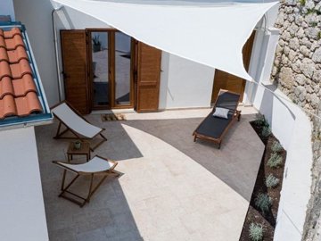 157343-593398