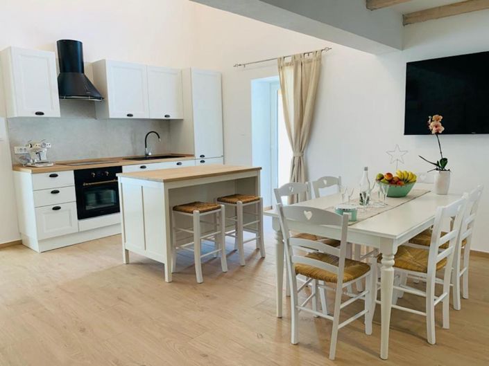 Image No.14-2 Bed Property for sale