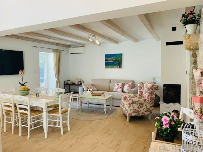 Image No.17-2 Bed Property for sale