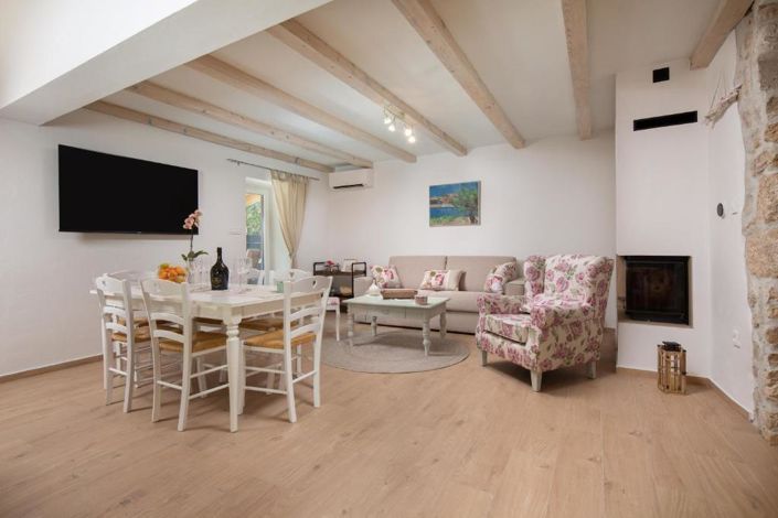 Image No.19-2 Bed Property for sale