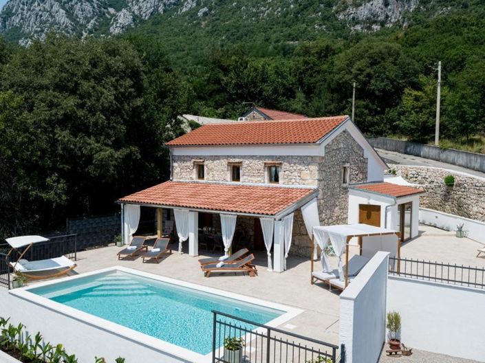 Image No.2-2 Bed Property for sale