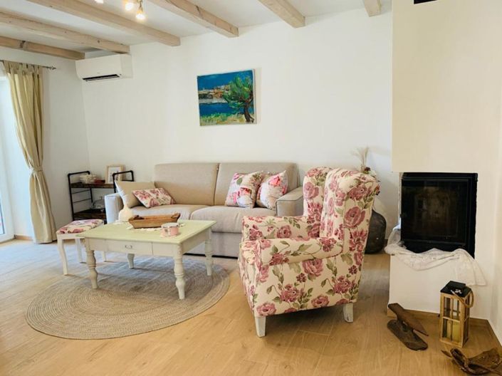 Image No.21-2 Bed Property for sale