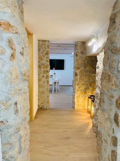 Image No.23-2 Bed Property for sale