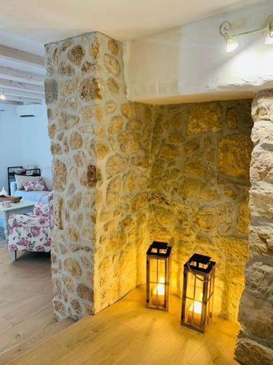 Image No.24-2 Bed Property for sale
