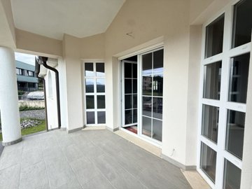 157323-593270
