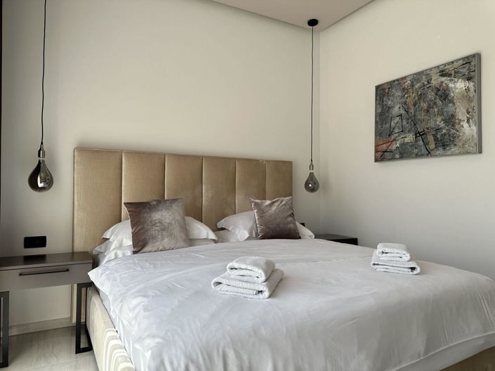 Image No.15-3 Bed Property for sale