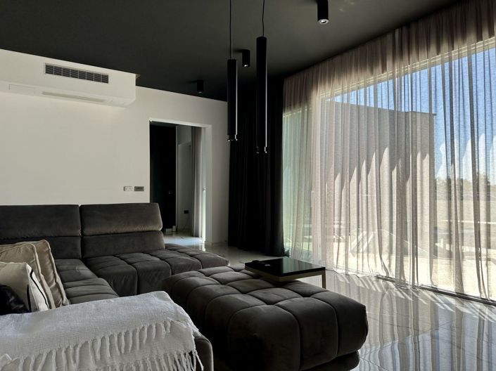 Image No.21-3 Bed Property for sale