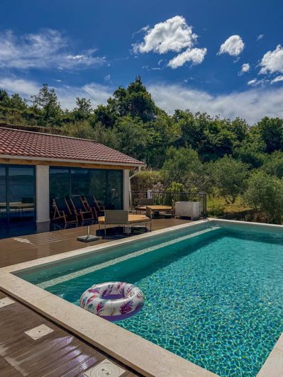 Image No.24-5 Bed Property for sale
