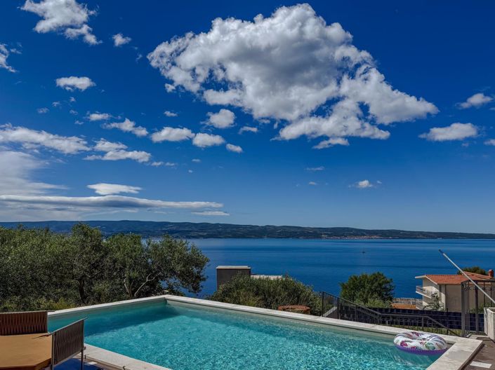 Image No.3-5 Bed Property for sale