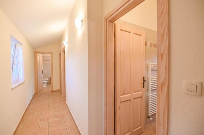 Image No.19-4 Bed Property for sale