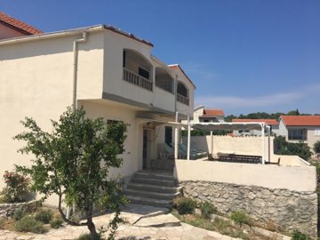 157764-594830