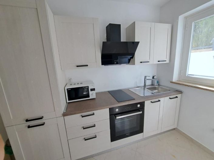 Image No.16-5 Bed Property for sale