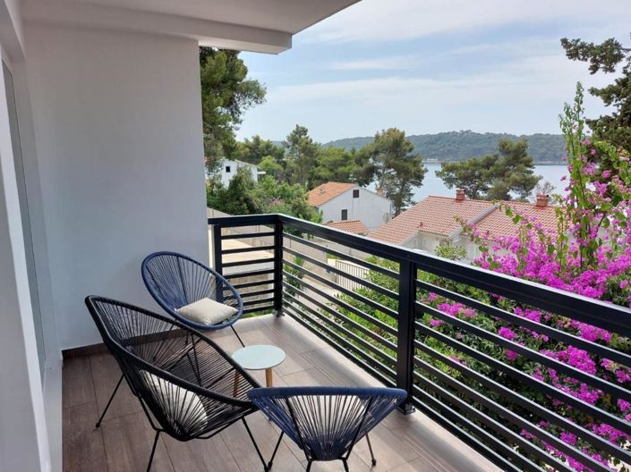 Image No.3-5 Bed Property for sale
