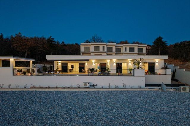 Image No.7-3 Bed Property for sale