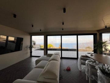 157965-595719