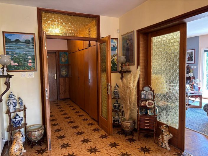 Image No.19-4 Bed Property for sale