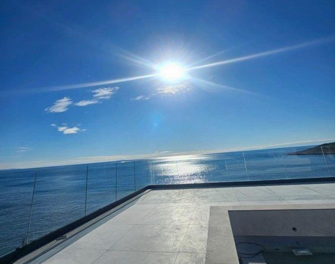 Image No.2-4 Bed Property for sale